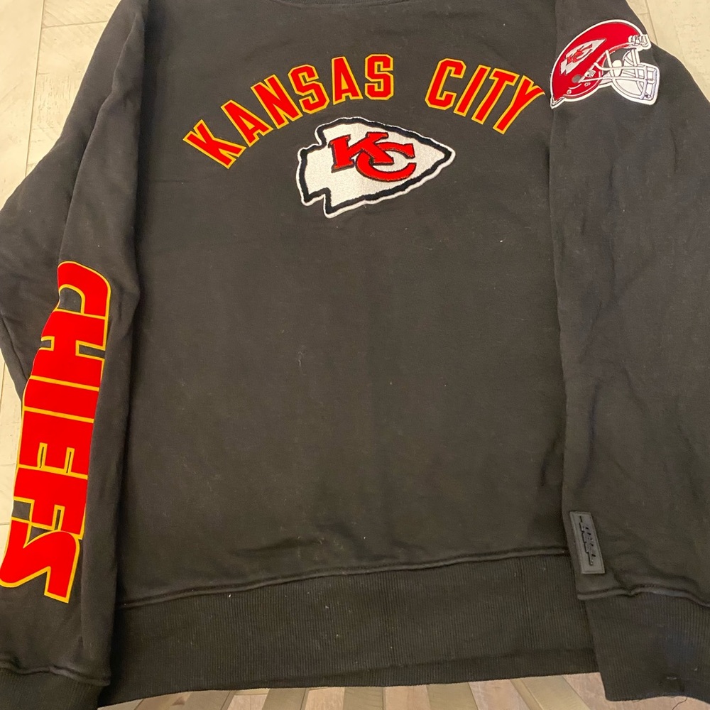 Pro Player Kansas City Chiefs Black Crewneck Sweater